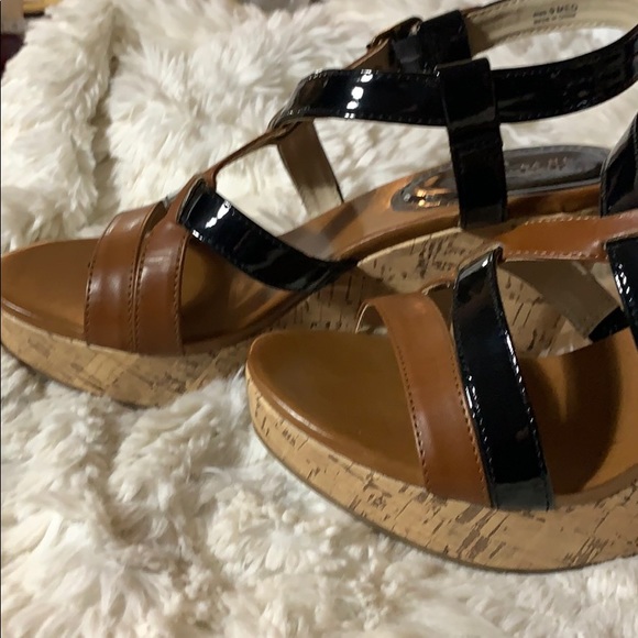 Kenneth Cole Reaction Action Doll Sandals - NWOT - Picture 8 of 8